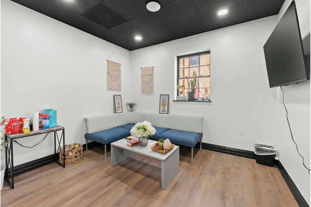 A welcoming therapy waiting area for clients attending CBT Therapy in Columbus Ohio, designed to create a calming environment.